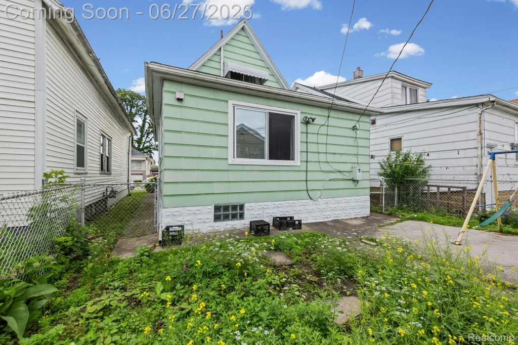 3899 Trowbridge Street Hamtramck City MI 48212