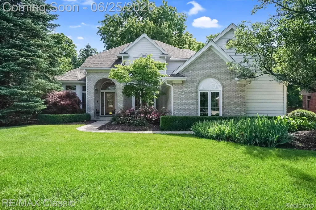 7439 Millwood West Bloomfield Charter Township MI 48322