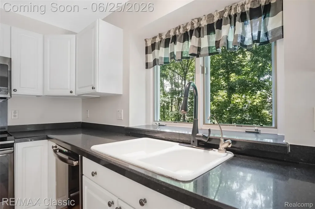 7439 Millwood West Bloomfield Charter Township MI 48322