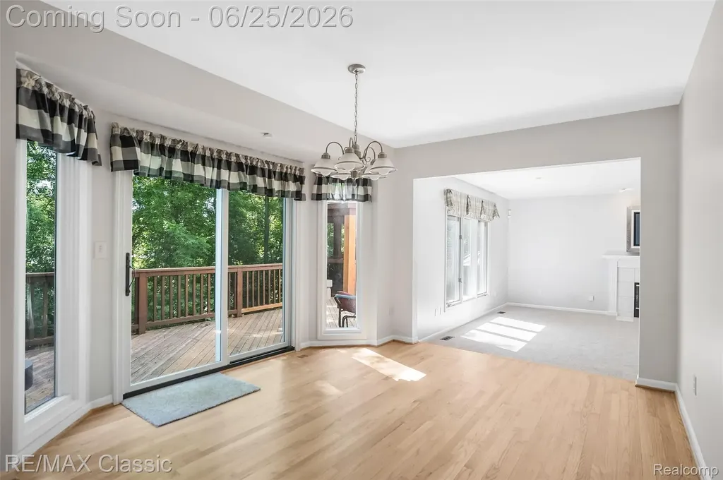 7439 Millwood West Bloomfield Charter Township MI 48322