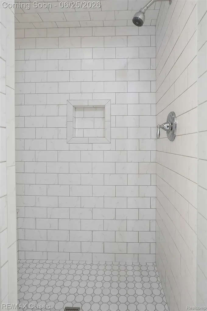 7439 Millwood West Bloomfield Charter Township MI 48322