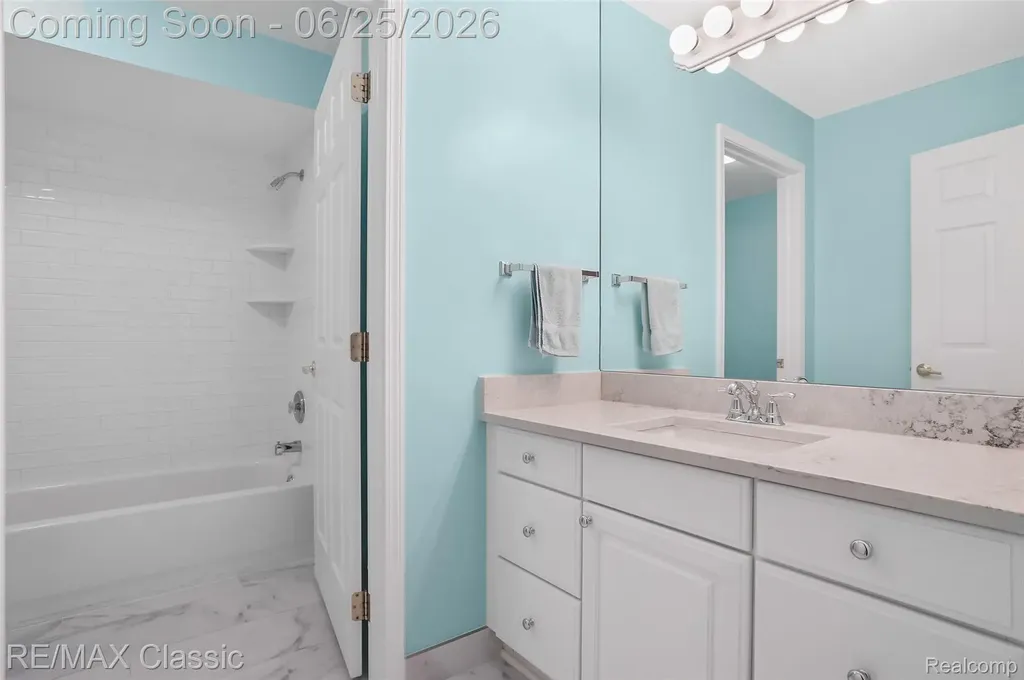 7439 Millwood West Bloomfield Charter Township MI 48322