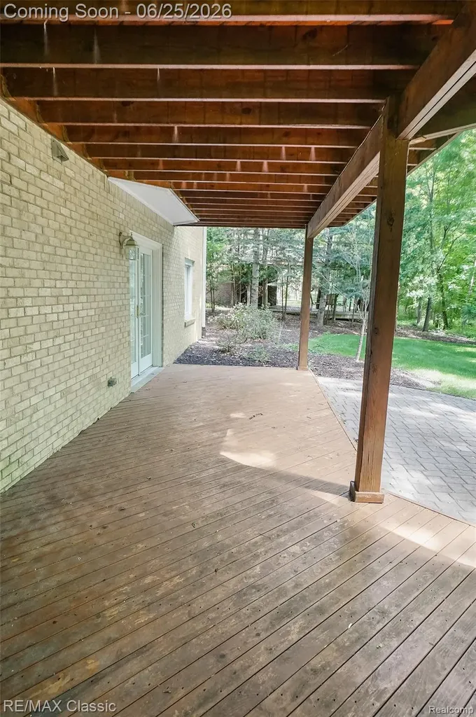 7439 Millwood West Bloomfield Charter Township MI 48322
