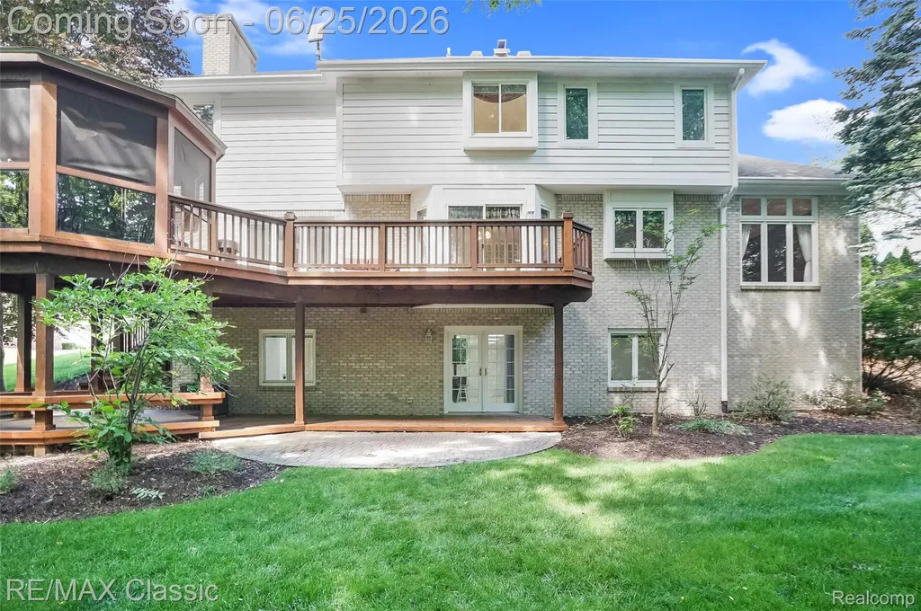 7439 Millwood West Bloomfield Charter Township MI 48322