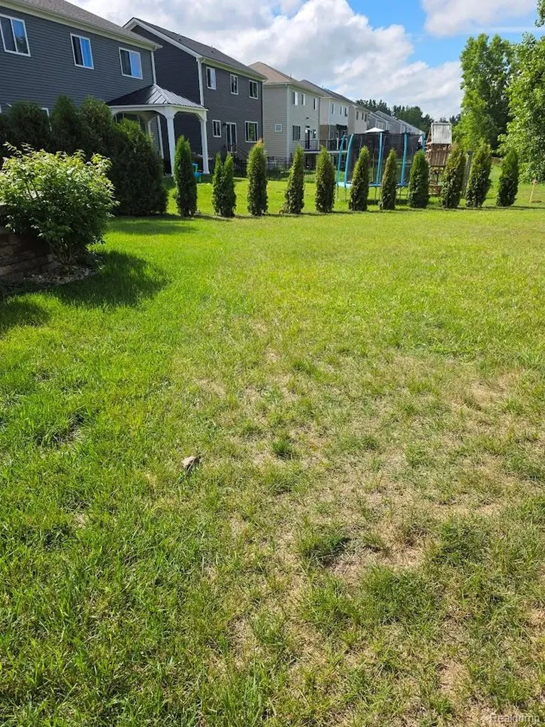 320 Hidden River E Holly Township MI 48442