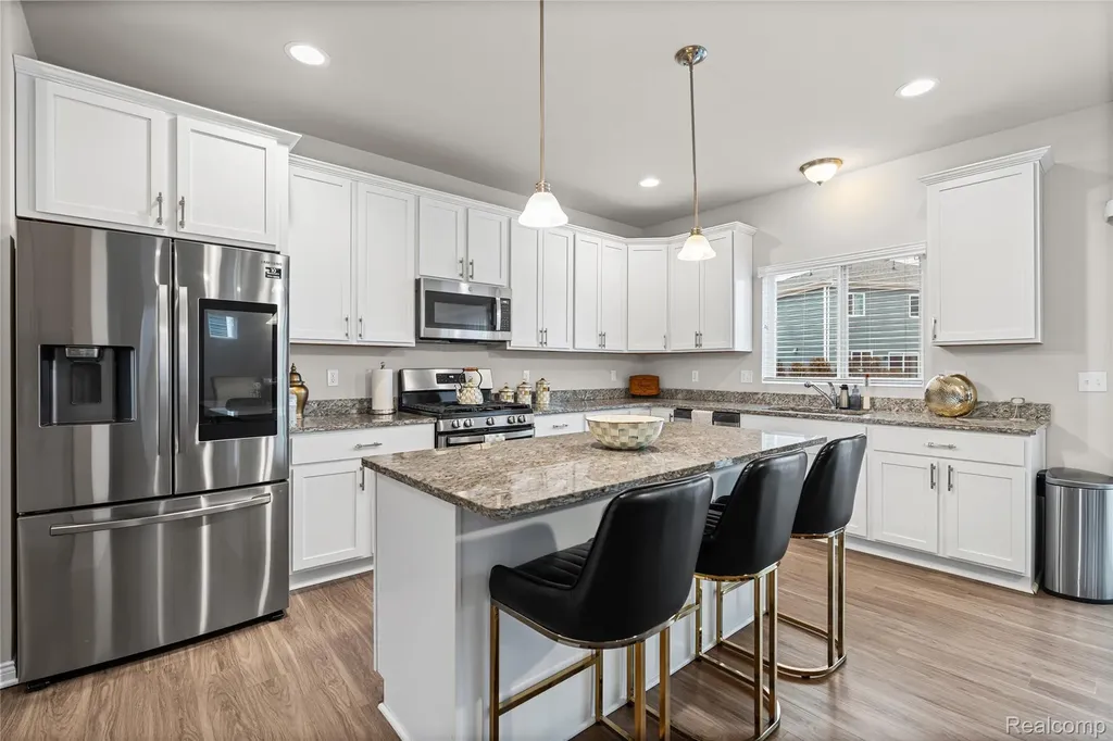 320 Hidden River E Holly Township MI 48442