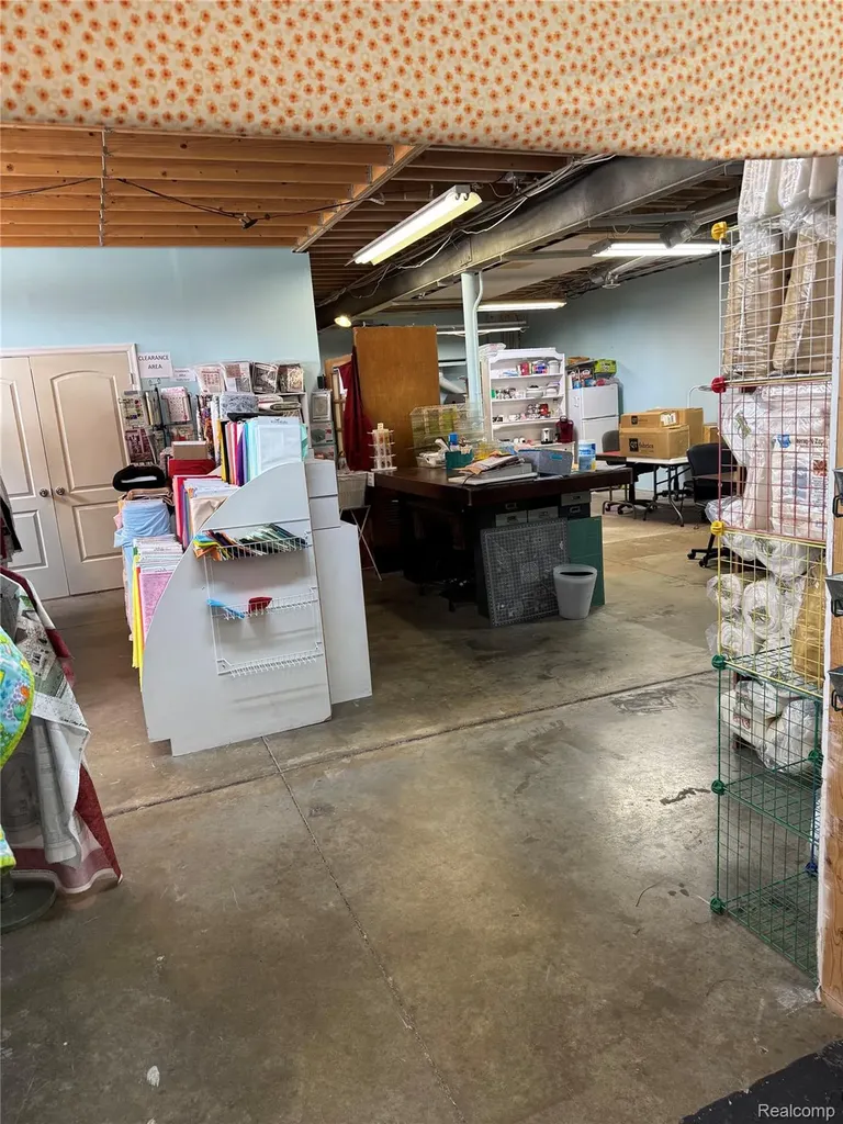 1128 Eureka Road Wyandotte City MI 48192