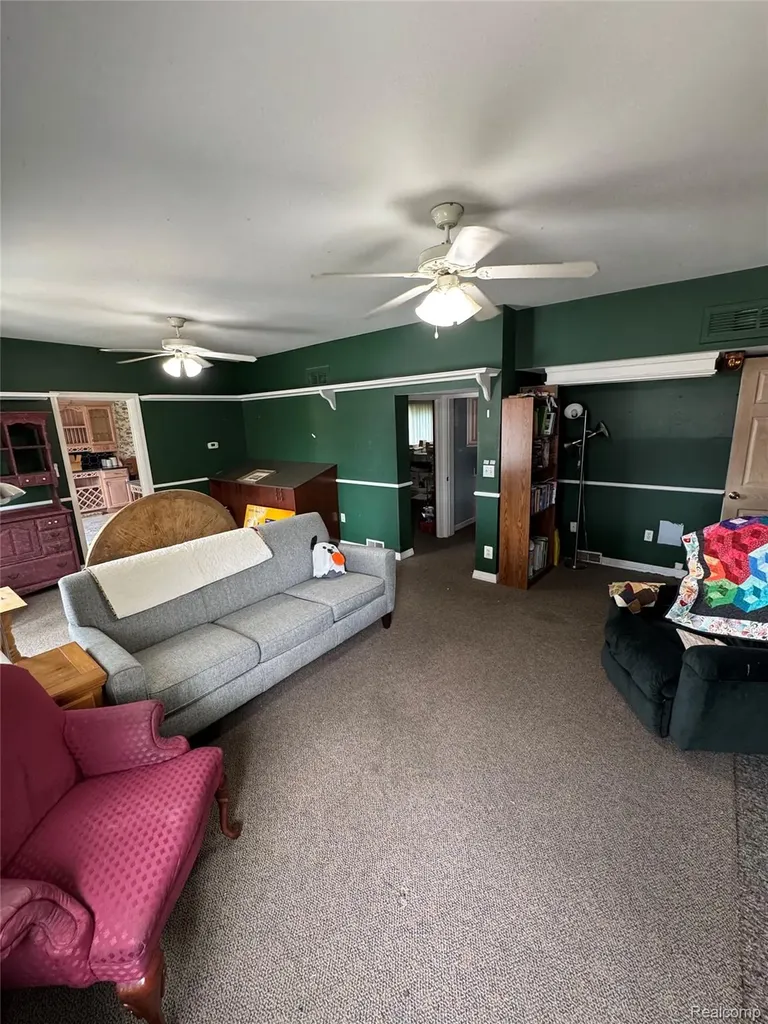 1128 Eureka Road Wyandotte City MI 48192