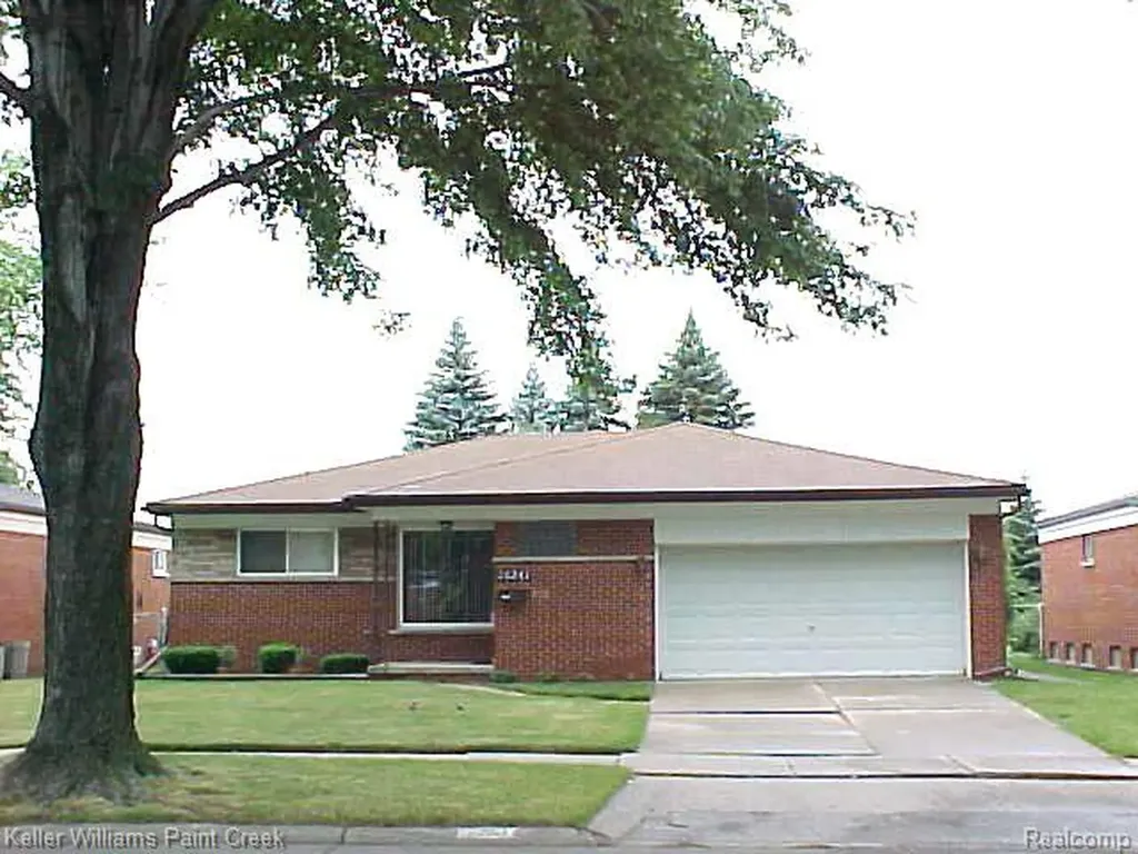 26241 Newport Avenue Warren City MI 48089