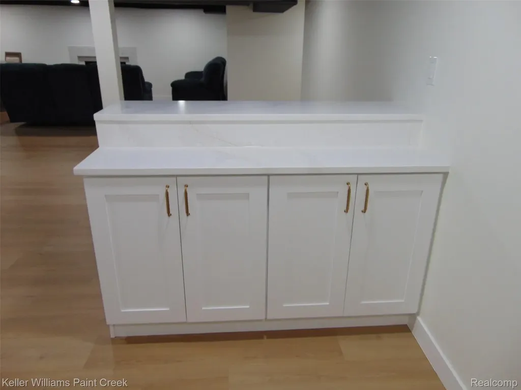 26241 Newport Avenue Warren City MI 48089
