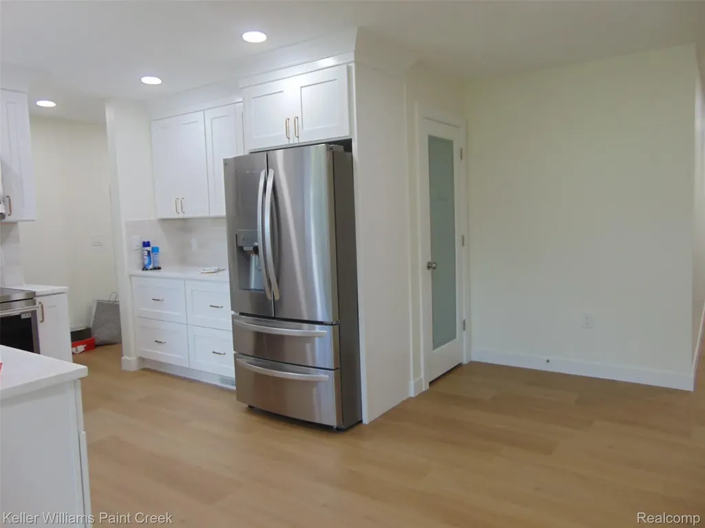26241 Newport Avenue Warren City MI 48089