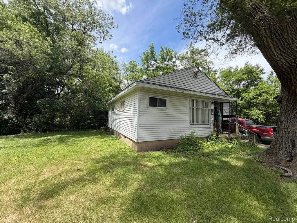 14231 Kentfield Street Detroit City MI 48223