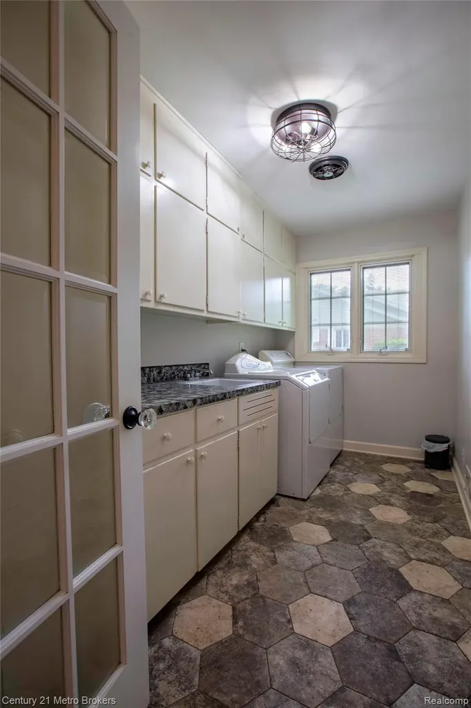 9270 Hidden Valley Court Grand Blanc Charter Township MI 48439