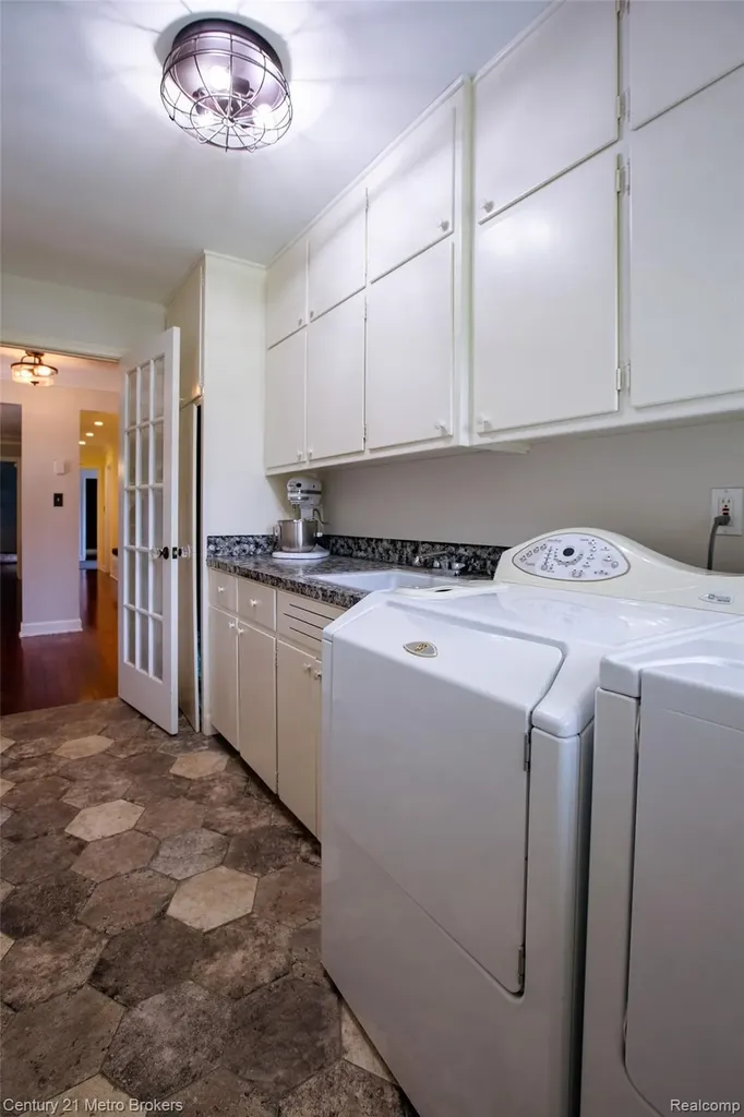 9270 Hidden Valley Court Grand Blanc Charter Township MI 48439