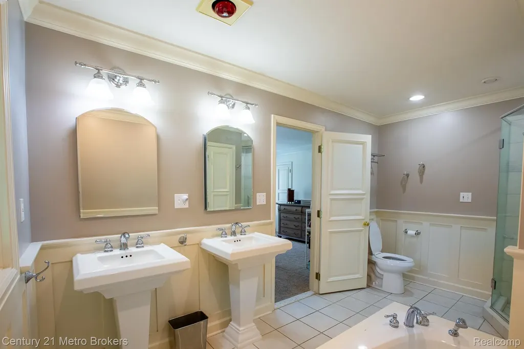 9270 Hidden Valley Court Grand Blanc Charter Township MI 48439