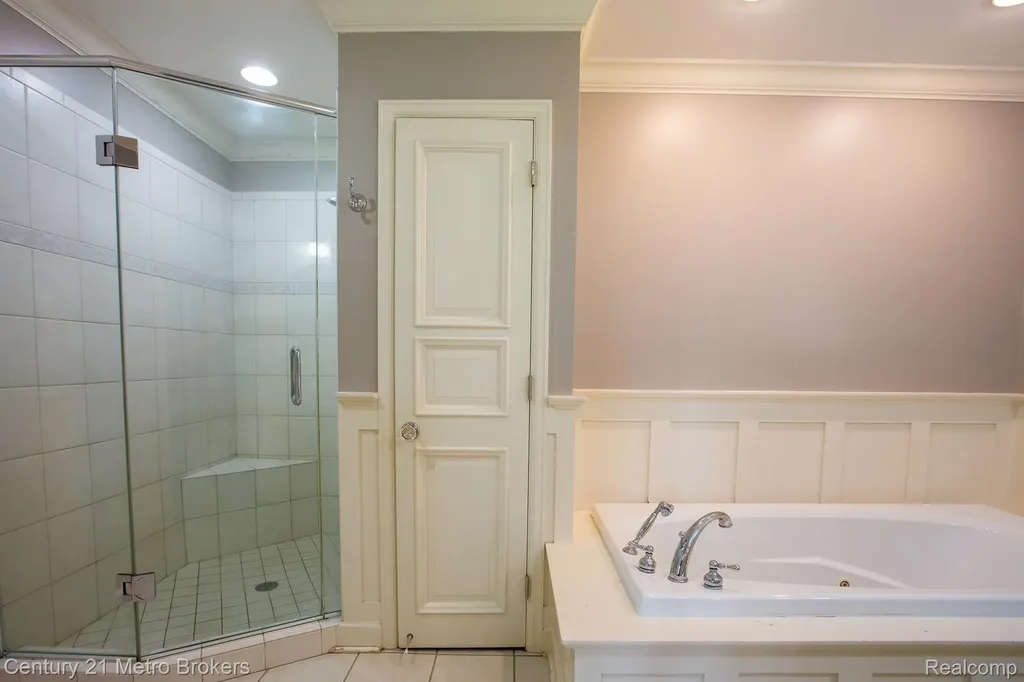9270 Hidden Valley Court Grand Blanc Charter Township MI 48439