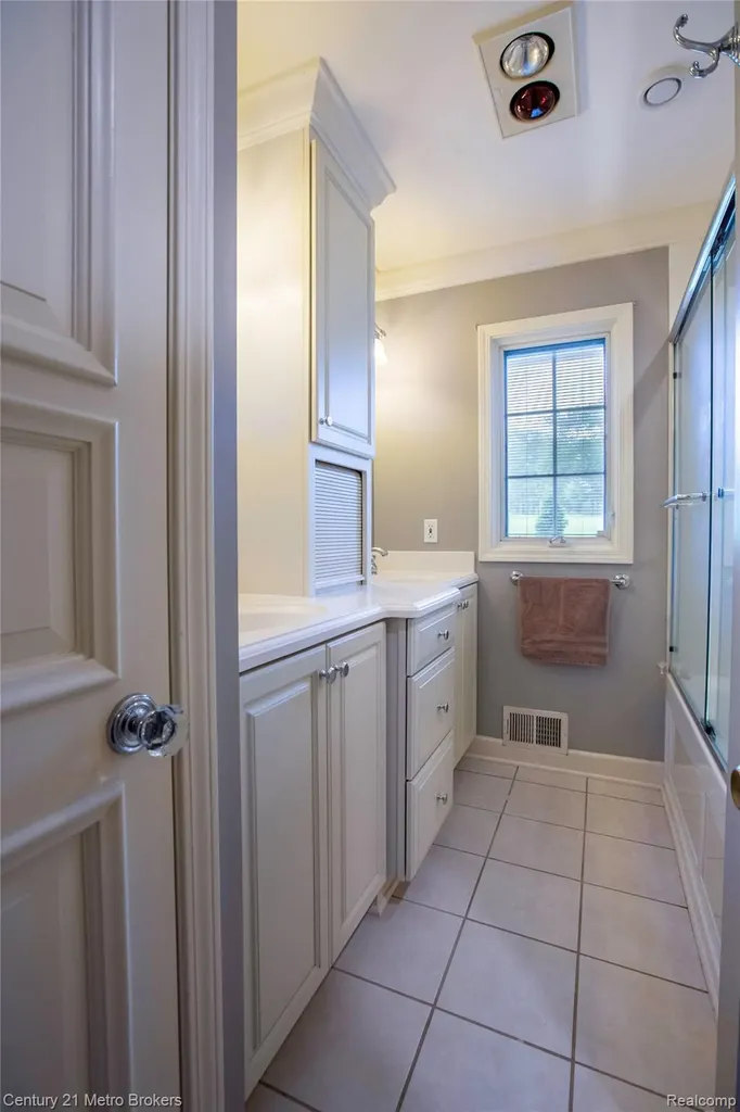 9270 Hidden Valley Court Grand Blanc Charter Township MI 48439