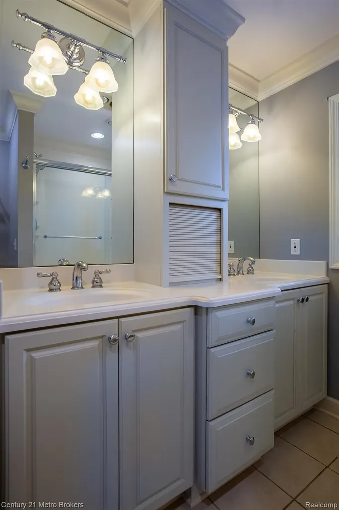 9270 Hidden Valley Court Grand Blanc Charter Township MI 48439