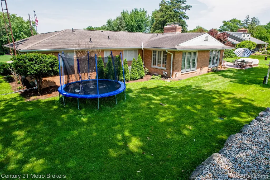 9270 Hidden Valley Court Grand Blanc Charter Township MI 48439