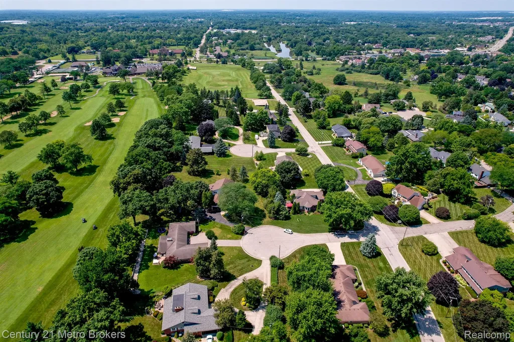 9270 Hidden Valley Court Grand Blanc Charter Township MI 48439
