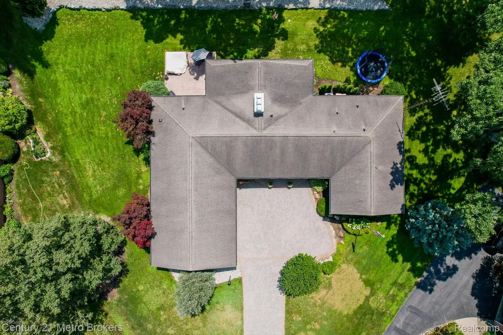 9270 Hidden Valley Court Grand Blanc Charter Township MI 48439