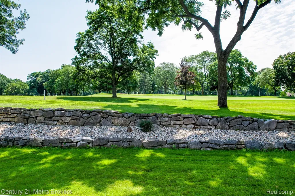 9270 Hidden Valley Court Grand Blanc Charter Township MI 48439
