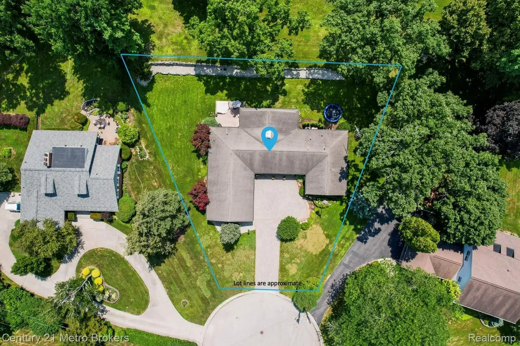 9270 Hidden Valley Court Grand Blanc Charter Township MI 48439