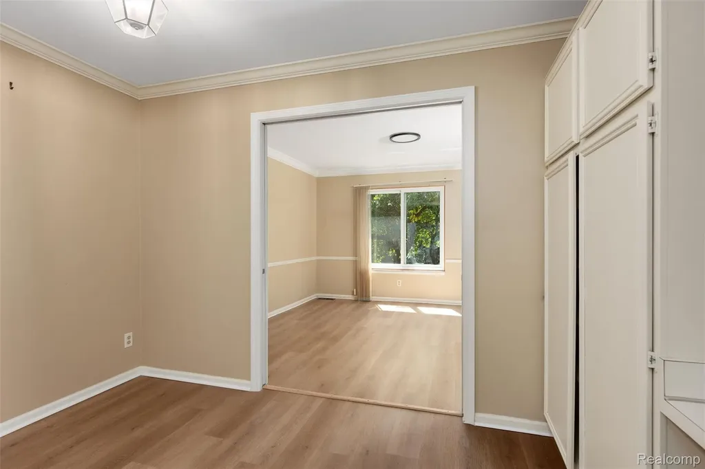 2426 Mulberry Square Bloomfield Hills City MI 48302