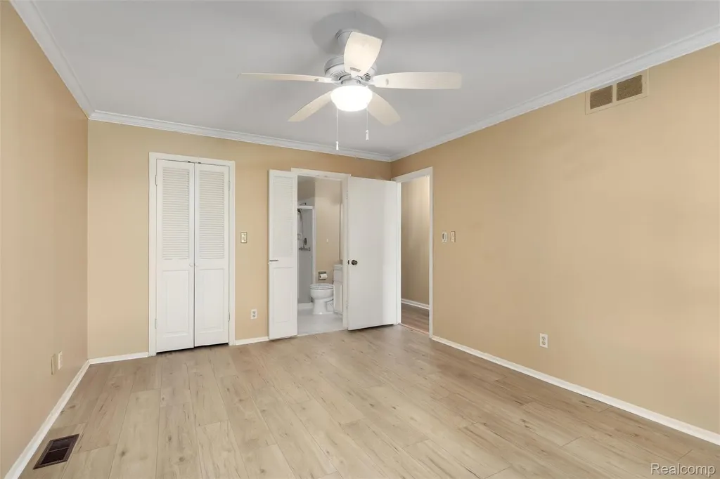 2426 Mulberry Square Bloomfield Hills City MI 48302