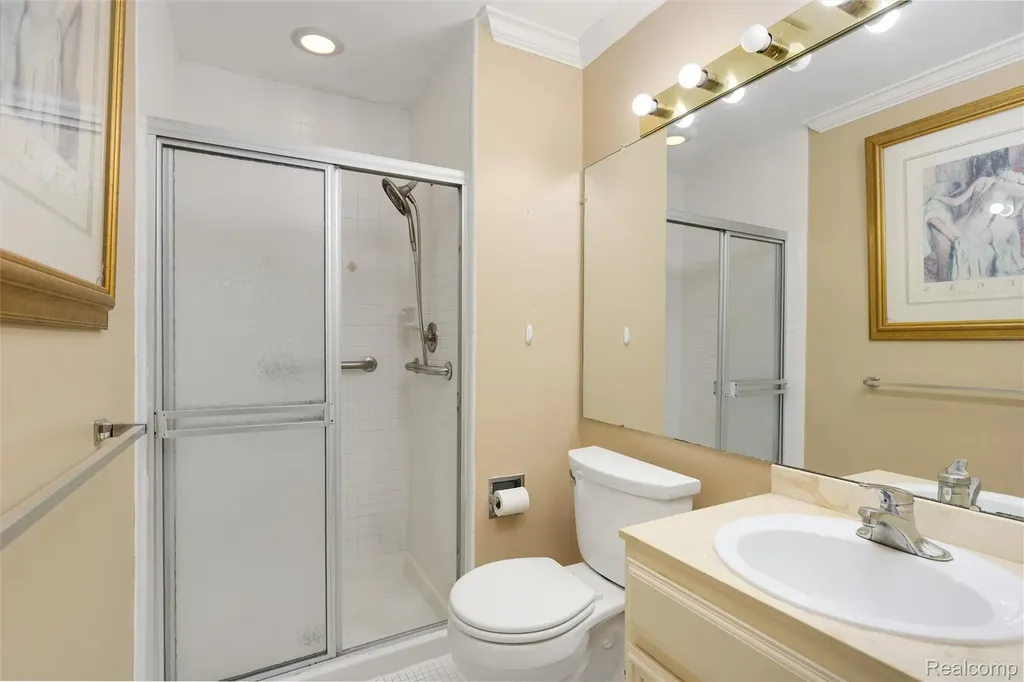2426 Mulberry Square Bloomfield Hills City MI 48302