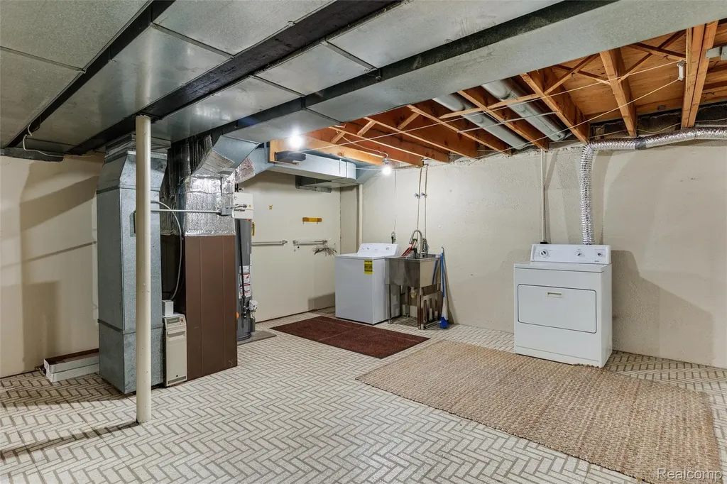 2426 Mulberry Square Bloomfield Hills City MI 48302