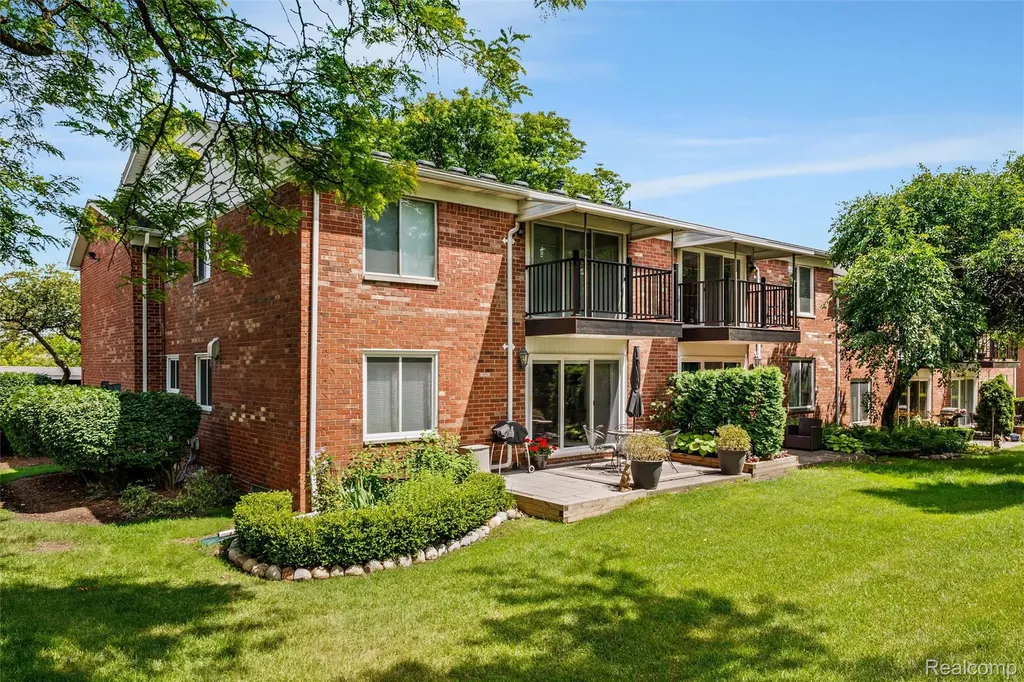 2426 Mulberry Square Bloomfield Hills City MI 48302