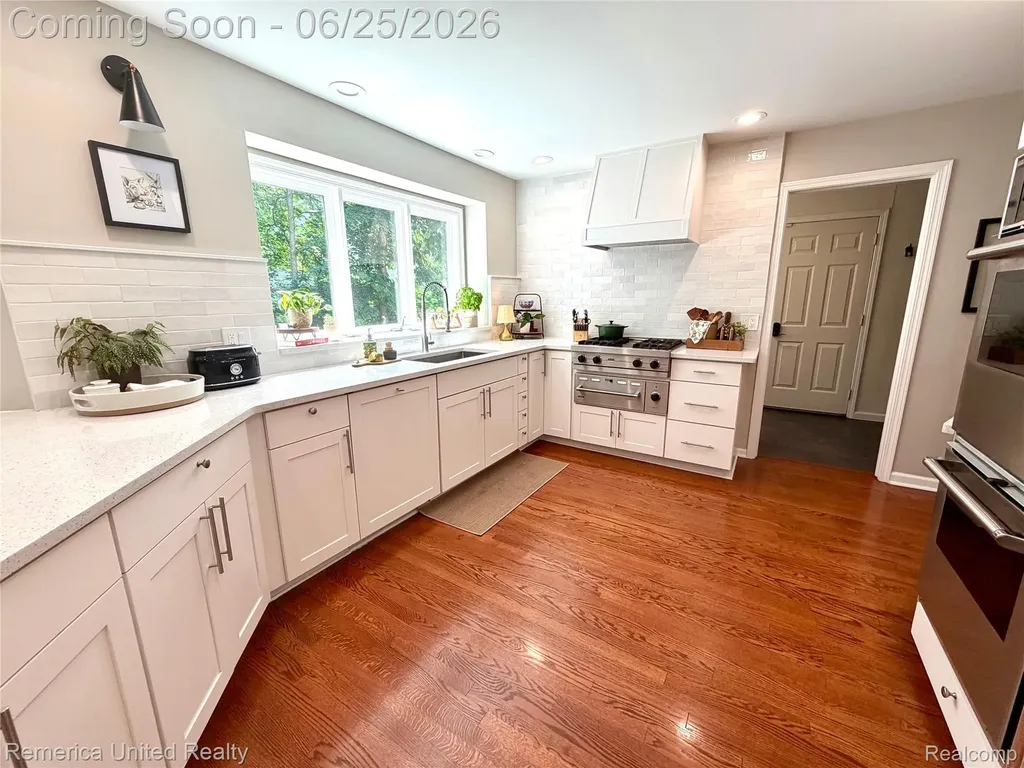 49022 Plum Tree Court Plymouth Charter Township MI 48170