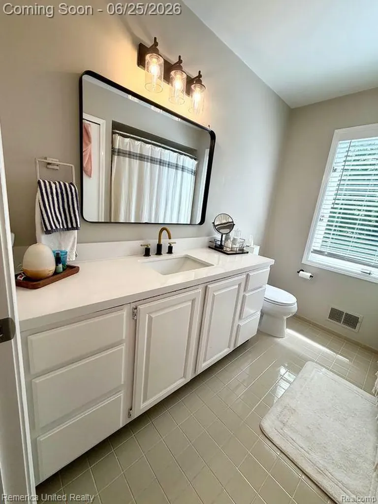 49022 Plum Tree Court Plymouth Charter Township MI 48170