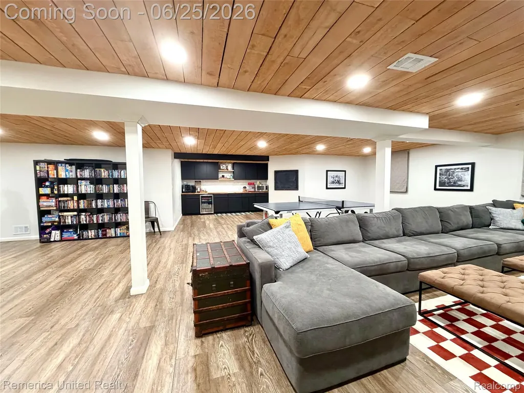 49022 Plum Tree Court Plymouth Charter Township MI 48170