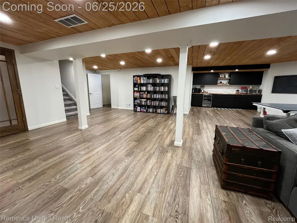 49022 Plum Tree Court Plymouth Charter Township MI 48170