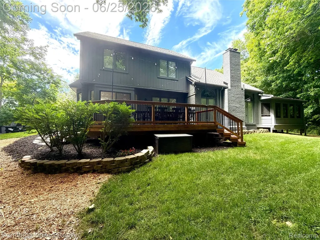 49022 Plum Tree Court Plymouth Charter Township MI 48170