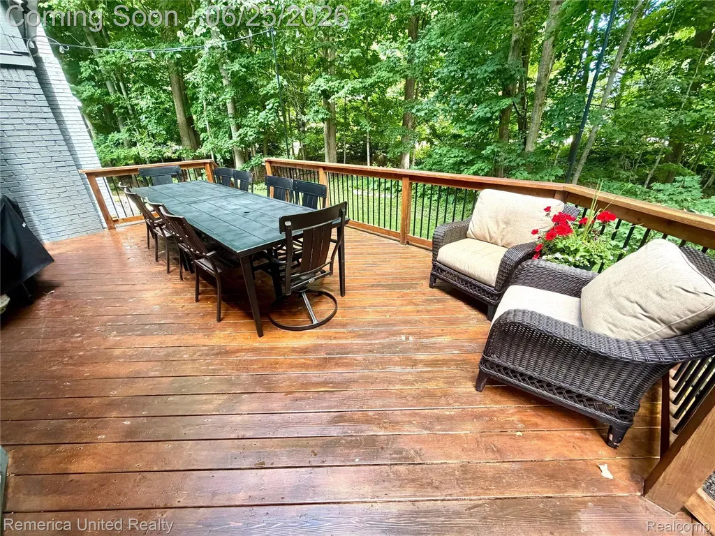 49022 Plum Tree Court Plymouth Charter Township MI 48170