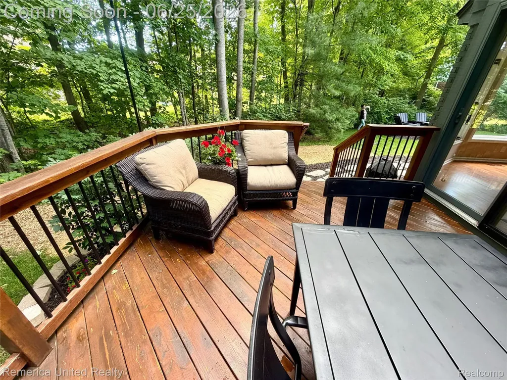 49022 Plum Tree Court Plymouth Charter Township MI 48170
