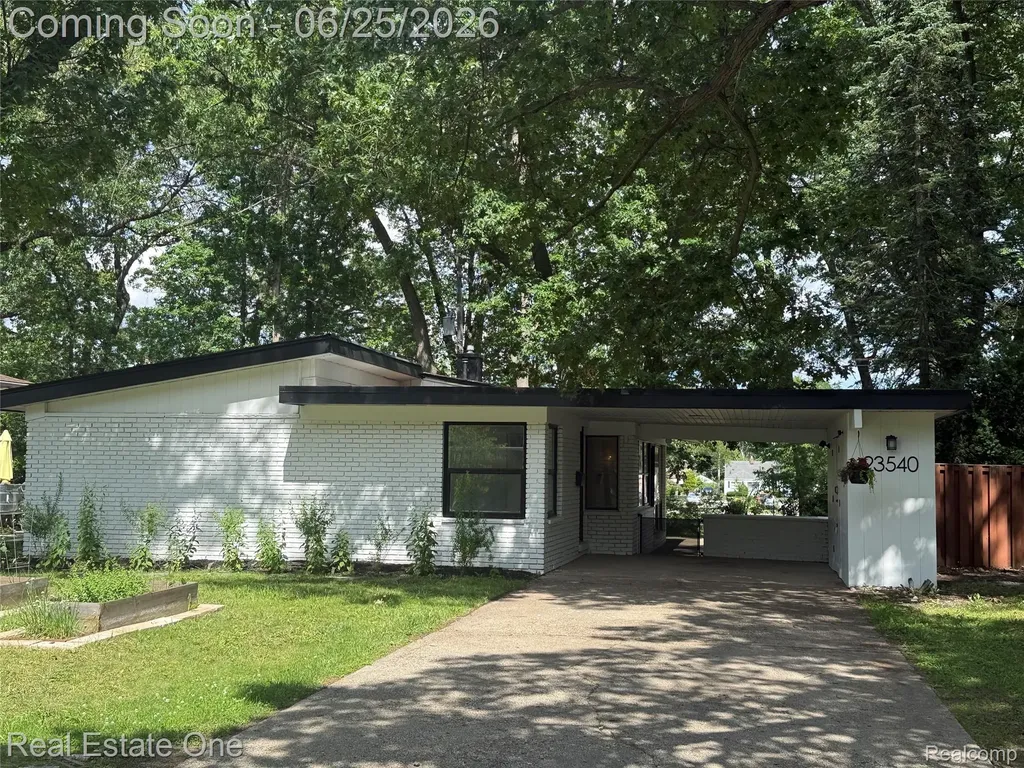 23540 Majestic Oak Park City MI 48237