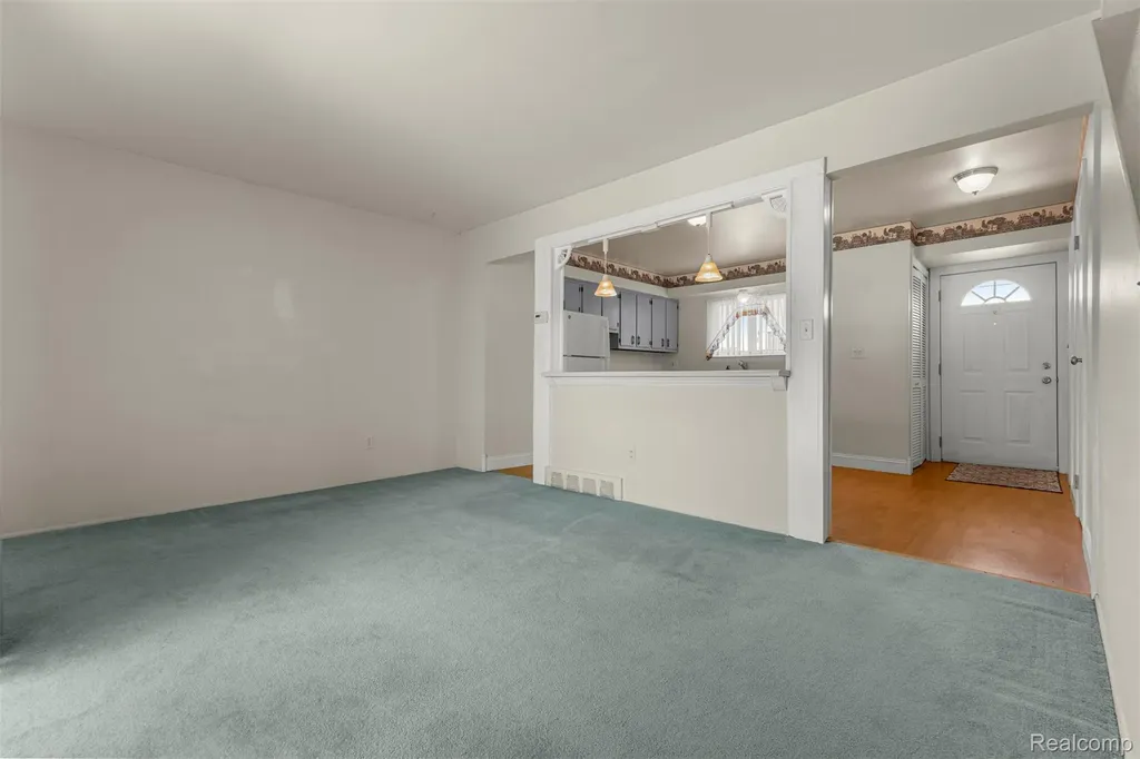 29156 Manchester Street Westland City MI 48185