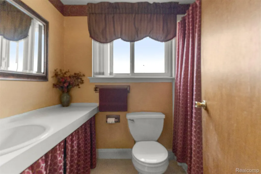 29156 Manchester Street Westland City MI 48185