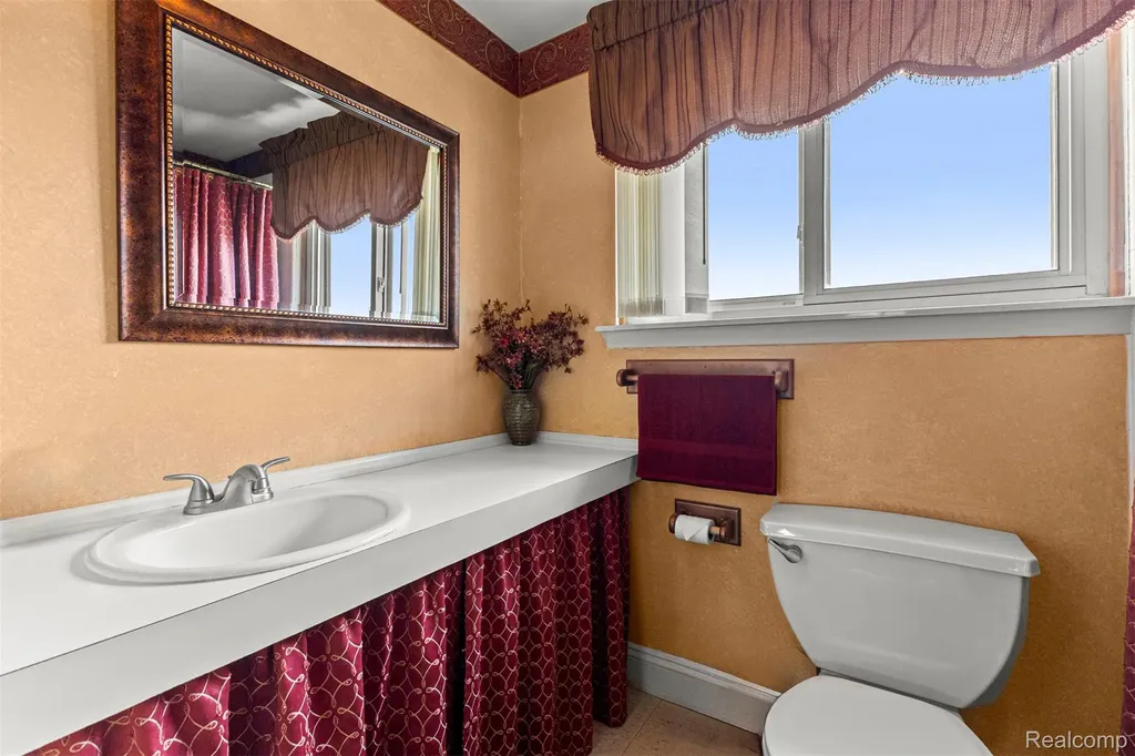 29156 Manchester Street Westland City MI 48185