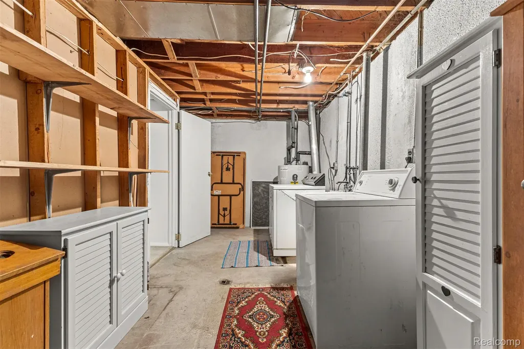 29156 Manchester Street Westland City MI 48185