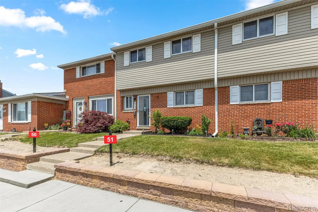 29156 Manchester Street Westland City MI 48185