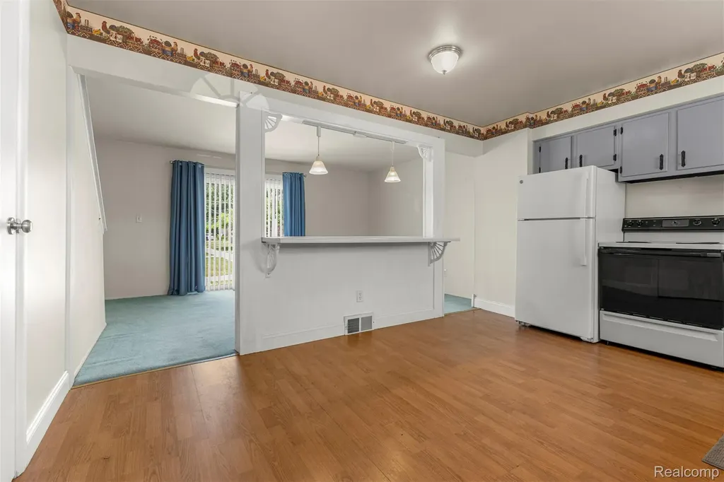 29156 Manchester Street Westland City MI 48185