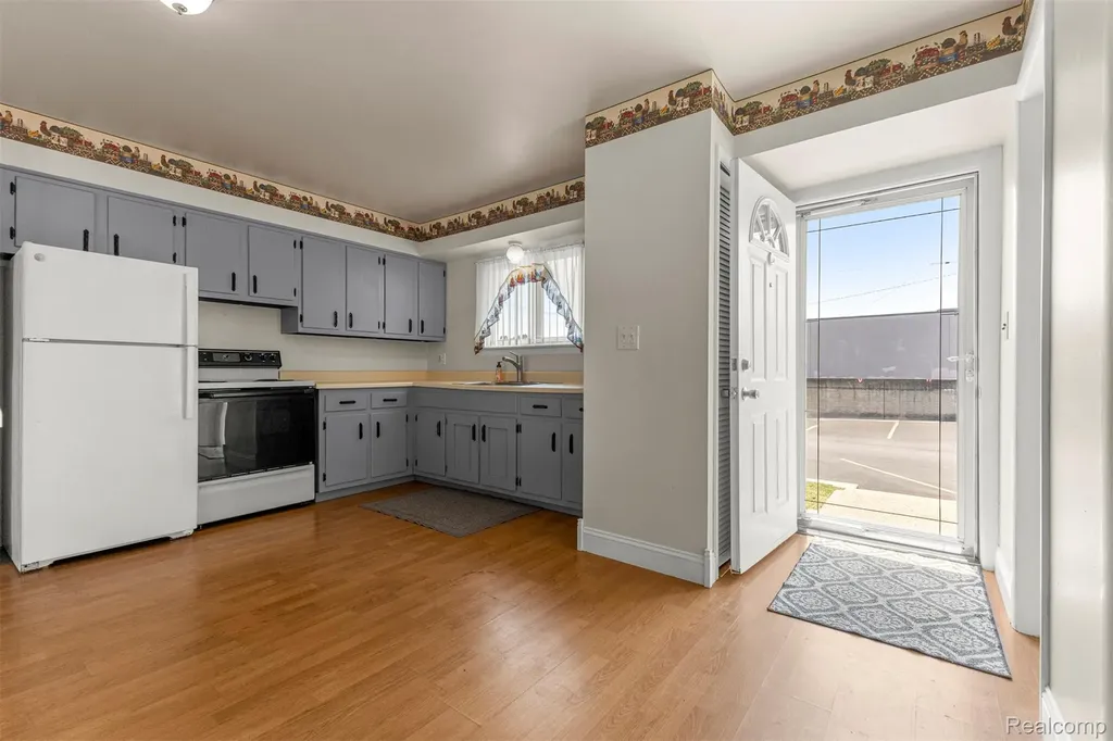 29156 Manchester Street Westland City MI 48185