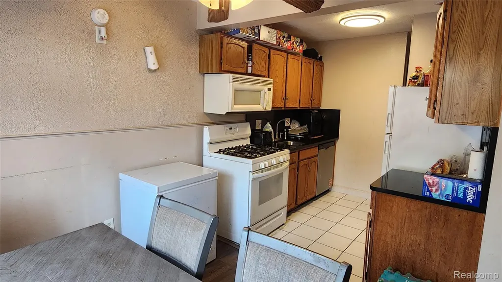 15684 Dupage Boulevard Taylor City MI 48180