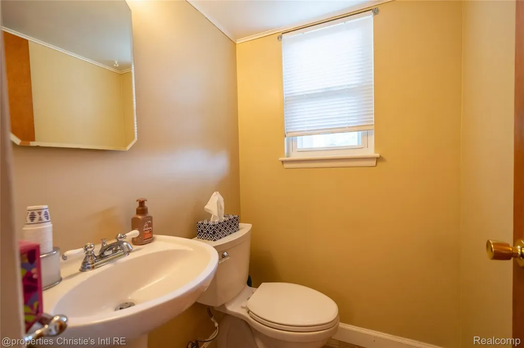 11675 Monsbrook Court Sterling Heights City MI 48312