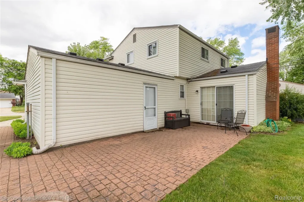 11675 Monsbrook Court Sterling Heights City MI 48312